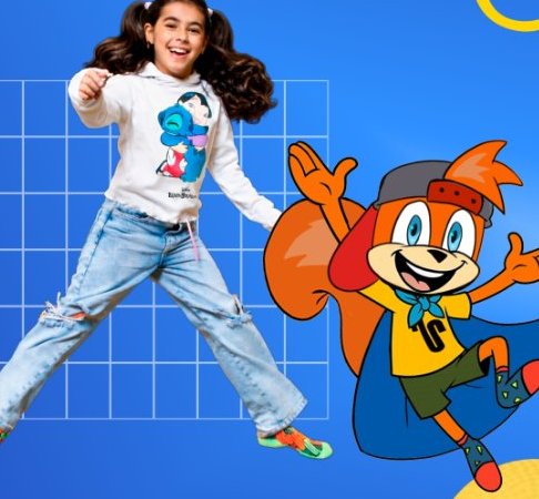 Criança pulando e o mascote da Urban Motion
